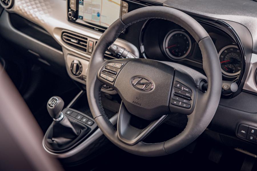 Панель приборов Hyundai i10 2019 года  (UK) (фото 13 из 55)